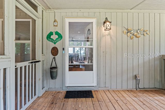 12 Pine Island Rd, Bluffton, SC 29910