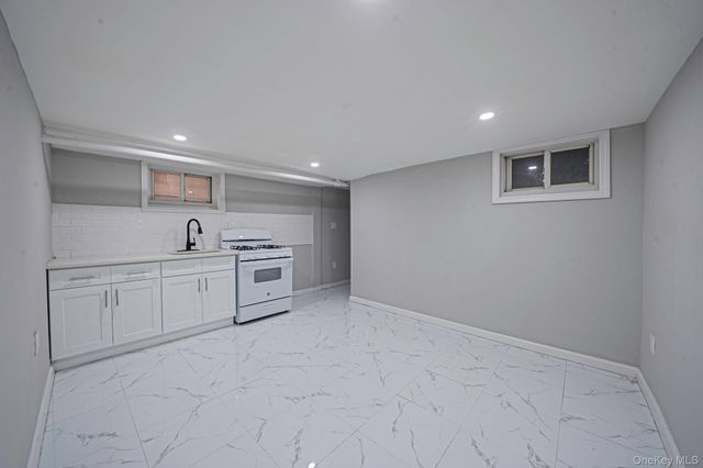 12701 89th Avenue, Richmond Hill, NY 11418