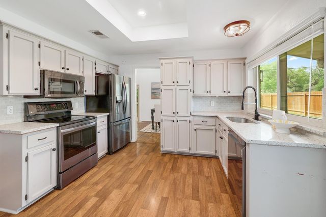 9417 Longvale DR, Austin, TX 78729