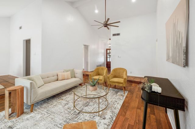 9417 Longvale DR, Austin, TX 78729