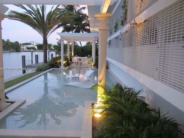 9821 E Bay Harbor Dr 503, Bay Harbor Islands, FL 33154