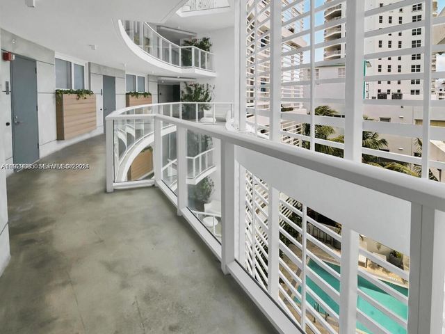 9821 E Bay Harbor Dr 503, Bay Harbor Islands, FL 33154