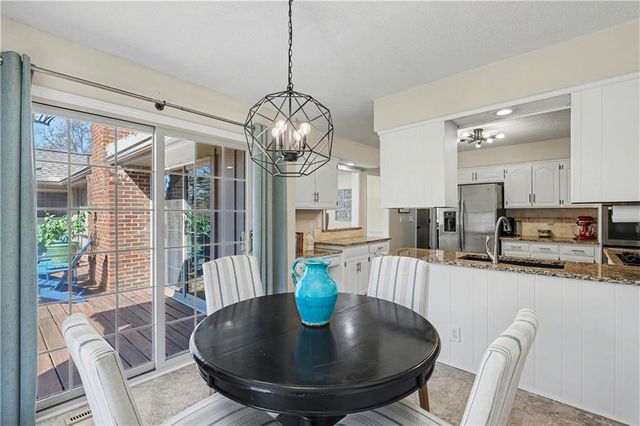 1027 W Burning Tree Drive, Kansas City, MO 64145