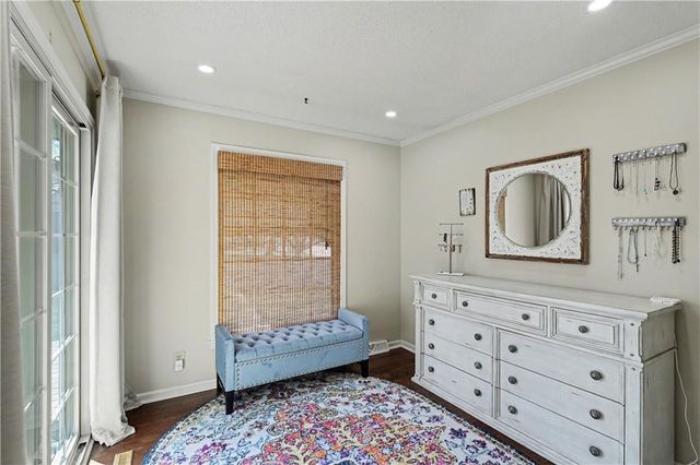 1027 W Burning Tree Drive, Kansas City, MO 64145