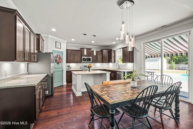 64 Sally Lane, Hampstead, NC 28443