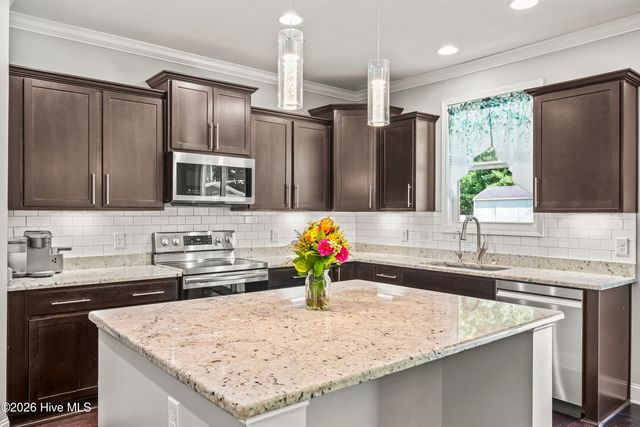 64 Sally Lane, Hampstead, NC 28443