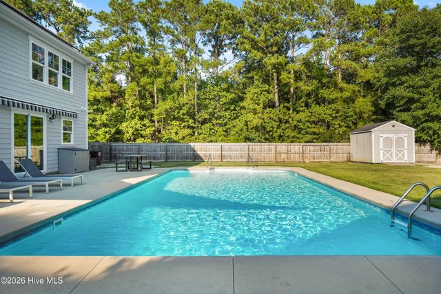 64 Sally Lane, Hampstead, NC 28443