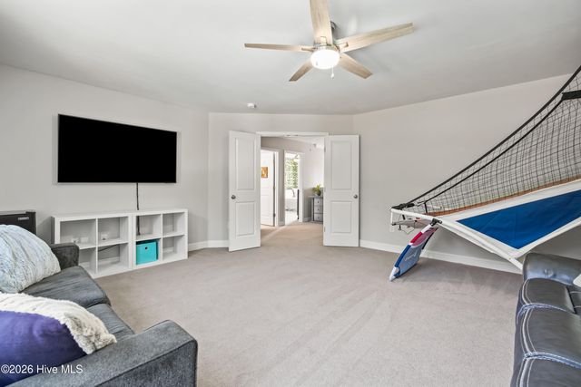 64 Sally Lane, Hampstead, NC 28443