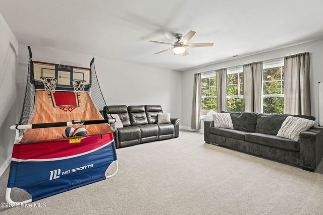 64 Sally Lane, Hampstead, NC 28443