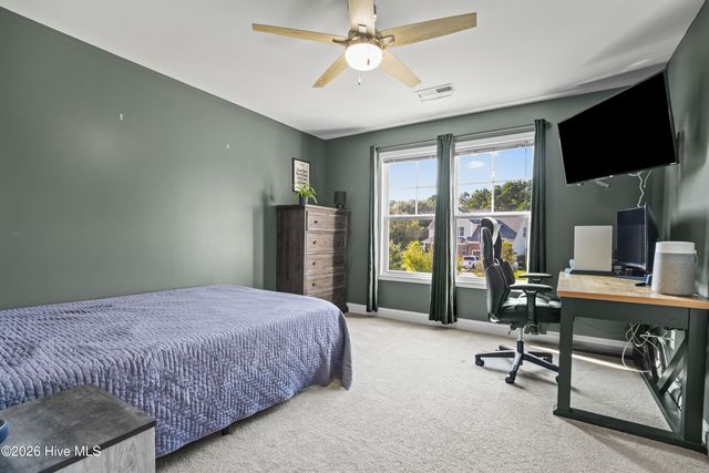 64 Sally Lane, Hampstead, NC 28443