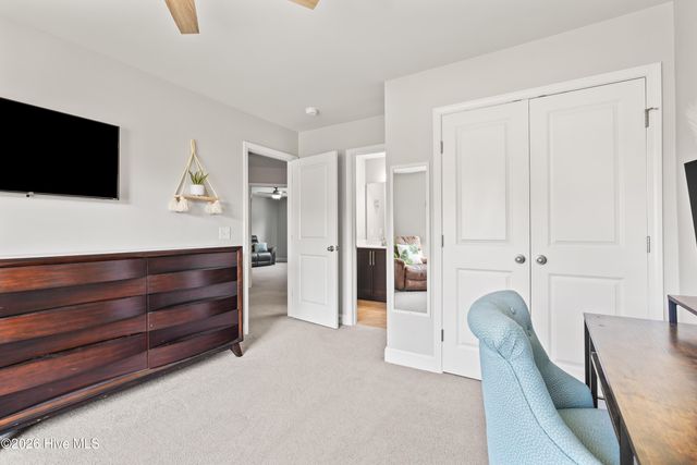 64 Sally Lane, Hampstead, NC 28443