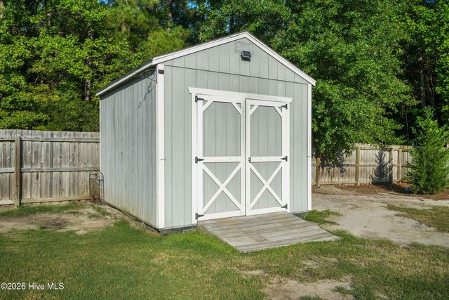 64 Sally Lane, Hampstead, NC 28443