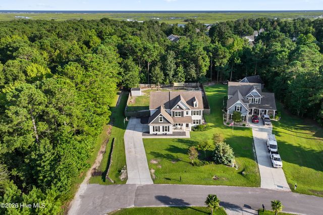 64 Sally Lane, Hampstead, NC 28443