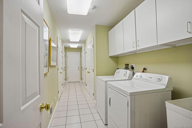 15 Doral Greens Drive E, Rye Brook, NY 10573