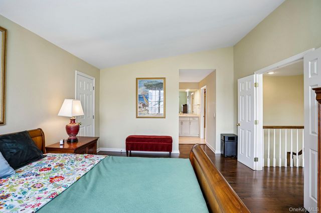 15 Doral Greens Drive E, Rye Brook, NY 10573