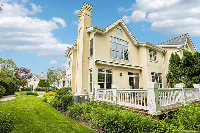 15 Doral Greens Drive E, Rye Brook, NY 10573
