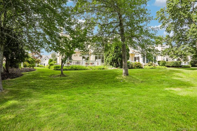 15 Doral Greens Drive E, Rye Brook, NY 10573
