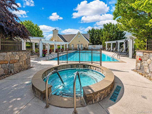 15 Doral Greens Drive E, Rye Brook, NY 10573
