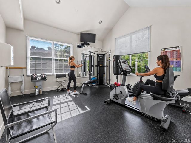 15 Doral Greens Drive E, Rye Brook, NY 10573