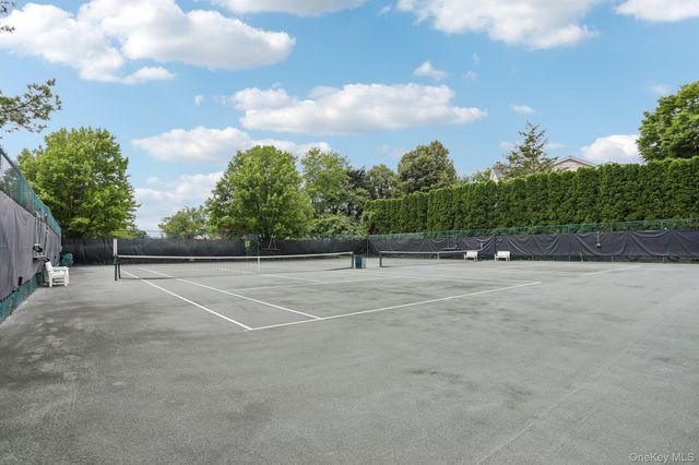 15 Doral Greens Drive E, Rye Brook, NY 10573