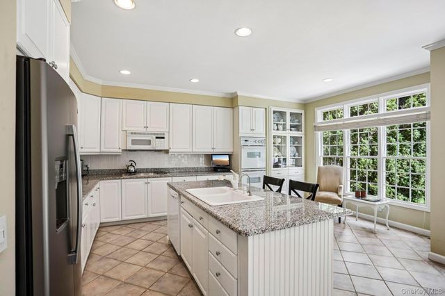 15 Doral Greens Drive E, Rye Brook, NY 10573