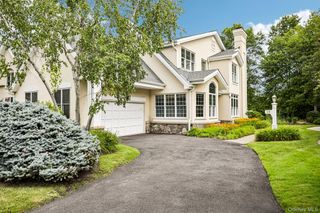 15 Doral Greens Drive E, Rye Brook, NY 10573