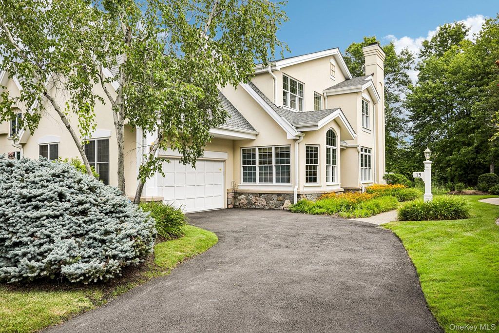 15 Doral Greens Drive E, Rye Brook, NY 10573