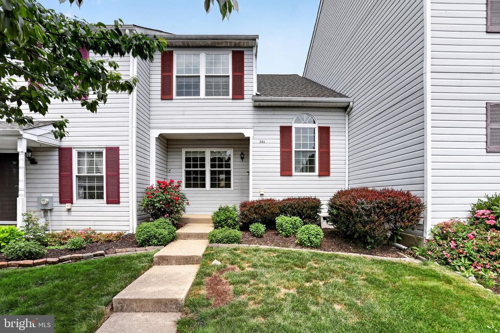 501 SOMERSET CT, Lansdale, PA 19446
