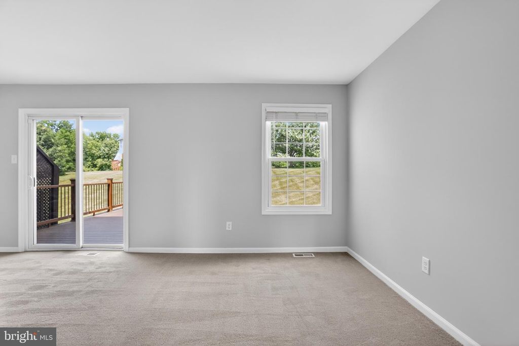 Image 10 of property listing at 501 SOMERSET CT, Lansdale, PA 19446
