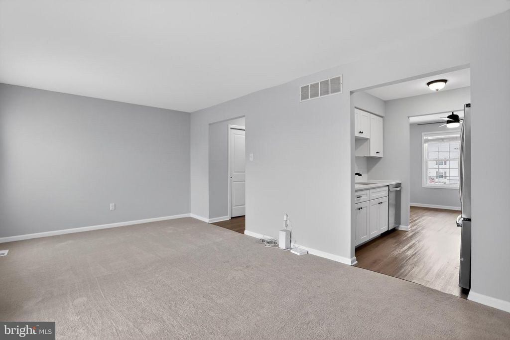 Image 13 of property listing at 501 SOMERSET CT, Lansdale, PA 19446