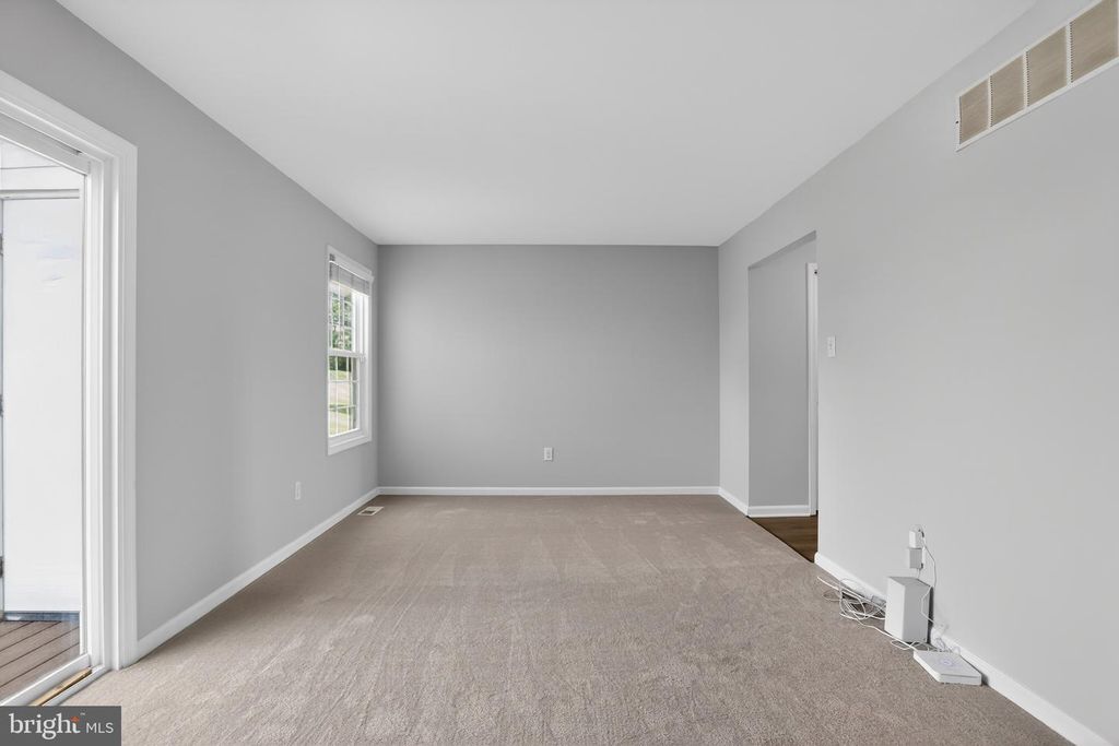 Image 14 of property listing at 501 SOMERSET CT, Lansdale, PA 19446