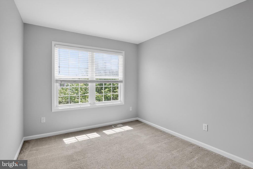 Image 24 of property listing at 501 SOMERSET CT, Lansdale, PA 19446