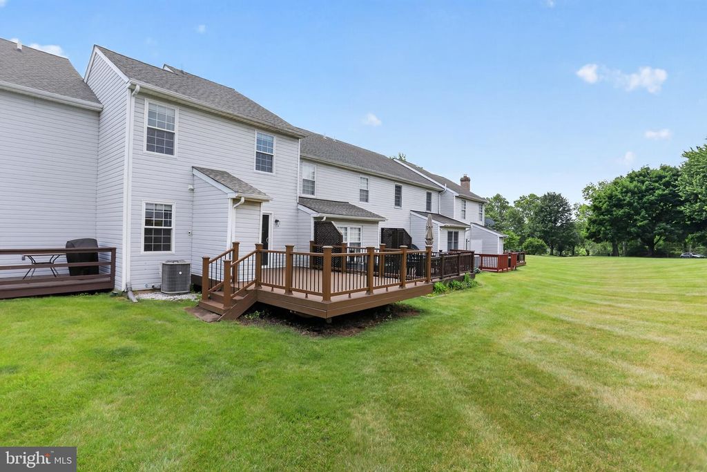 Image 29 of property listing at 501 SOMERSET CT, Lansdale, PA 19446