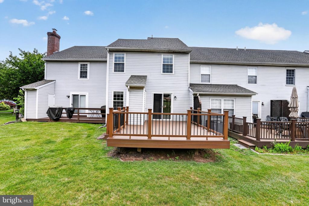 Image 30 of property listing at 501 SOMERSET CT, Lansdale, PA 19446