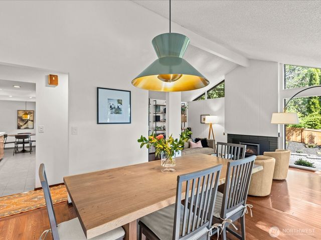 5925 NE 202nd Lane, Kenmore, WA 98208