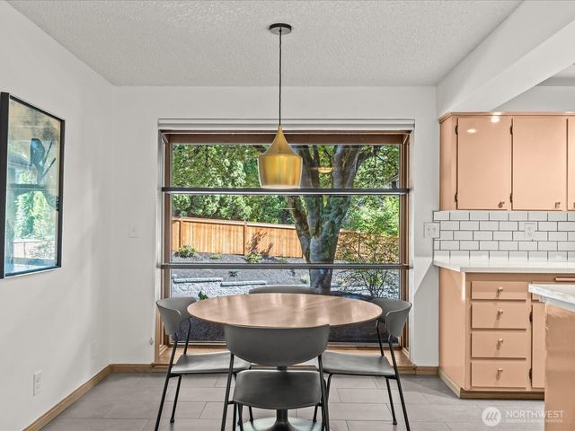 5925 NE 202nd Lane, Kenmore, WA 98208