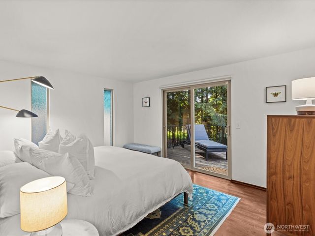 5925 NE 202nd Lane, Kenmore, WA 98208
