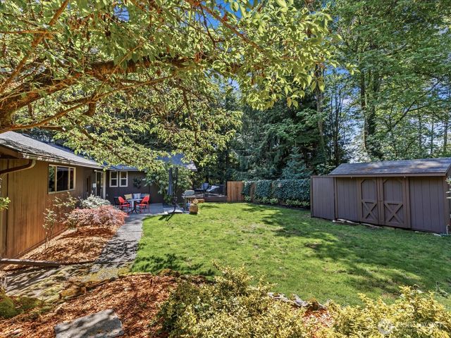 5925 NE 202nd Lane, Kenmore, WA 98208
