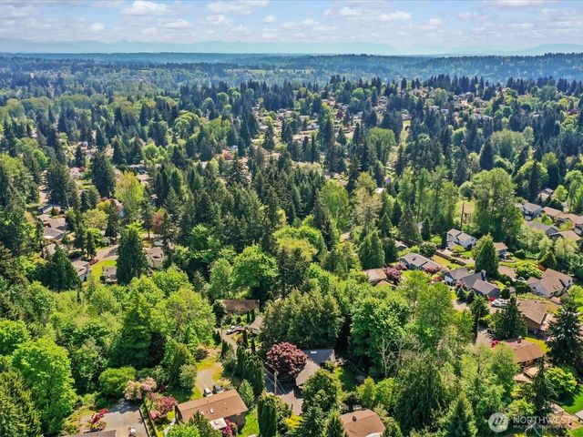 5925 NE 202nd Lane, Kenmore, WA 98208