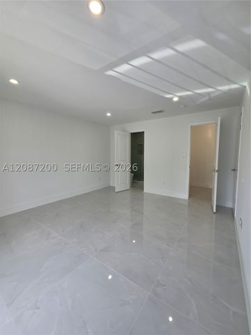 15434 SW 85th Ln 154, Miami, FL 33193