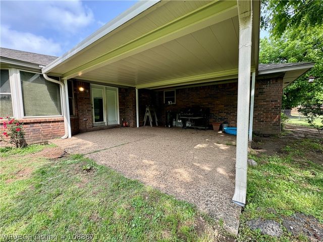 8405 Meadow Drive, Fort Smith, AR 72908