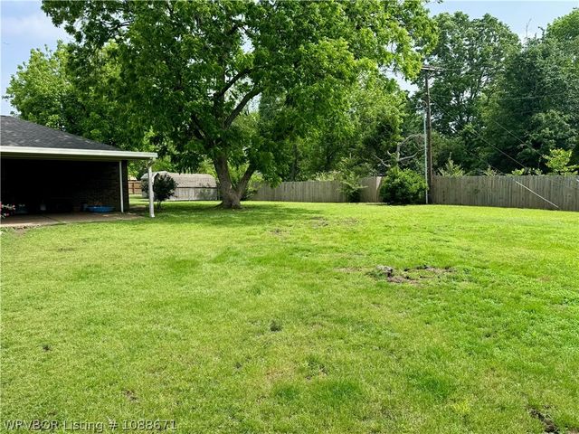 8405 Meadow Drive, Fort Smith, AR 72908