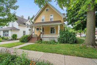 2146 Center Avenue, Madison, WI 53704