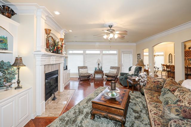 5021 MANHATTAN DR, Benton, AR 72019