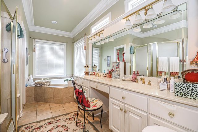 5021 MANHATTAN DR, Benton, AR 72019