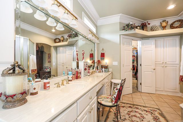 5021 MANHATTAN DR, Benton, AR 72019