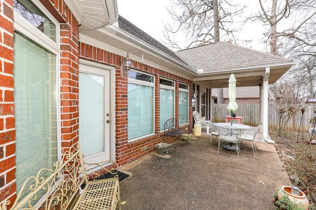 5021 MANHATTAN DR, Benton, AR 72019