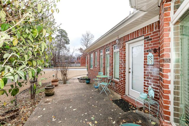 5021 MANHATTAN DR, Benton, AR 72019