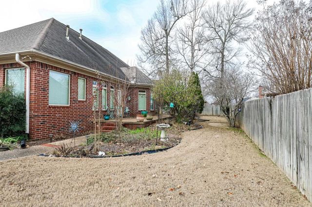 5021 MANHATTAN DR, Benton, AR 72019