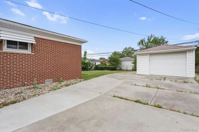 3310 Maidstone Street, Trenton, MI 48183